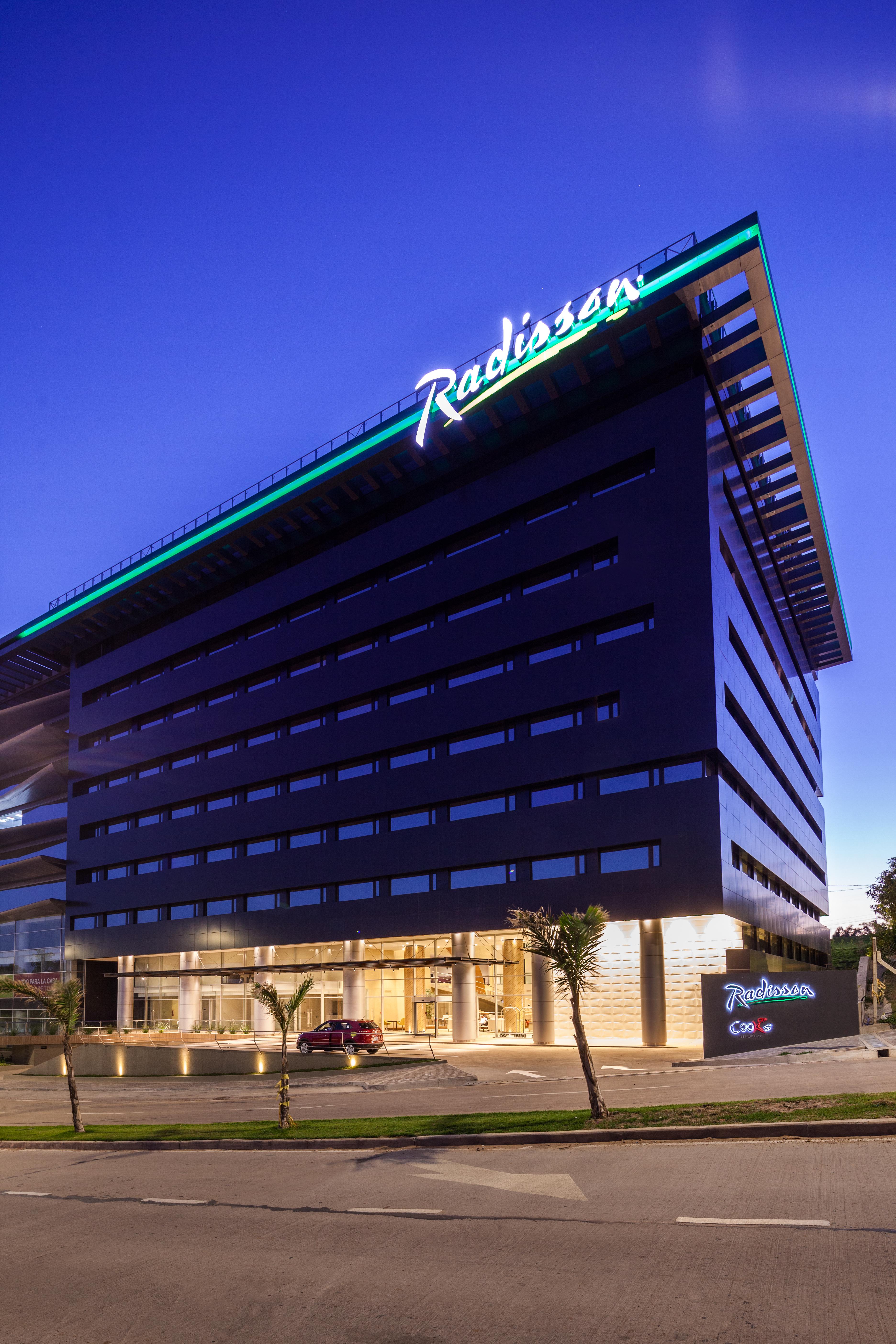 Radisson Hotel Santa Cruz Santa Cruz de La Sierra Zewnętrze zdjęcie